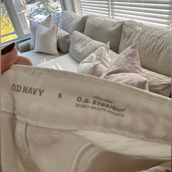 Old Navy High-Rise OG Straight White Jeans - Picture 3 of 3